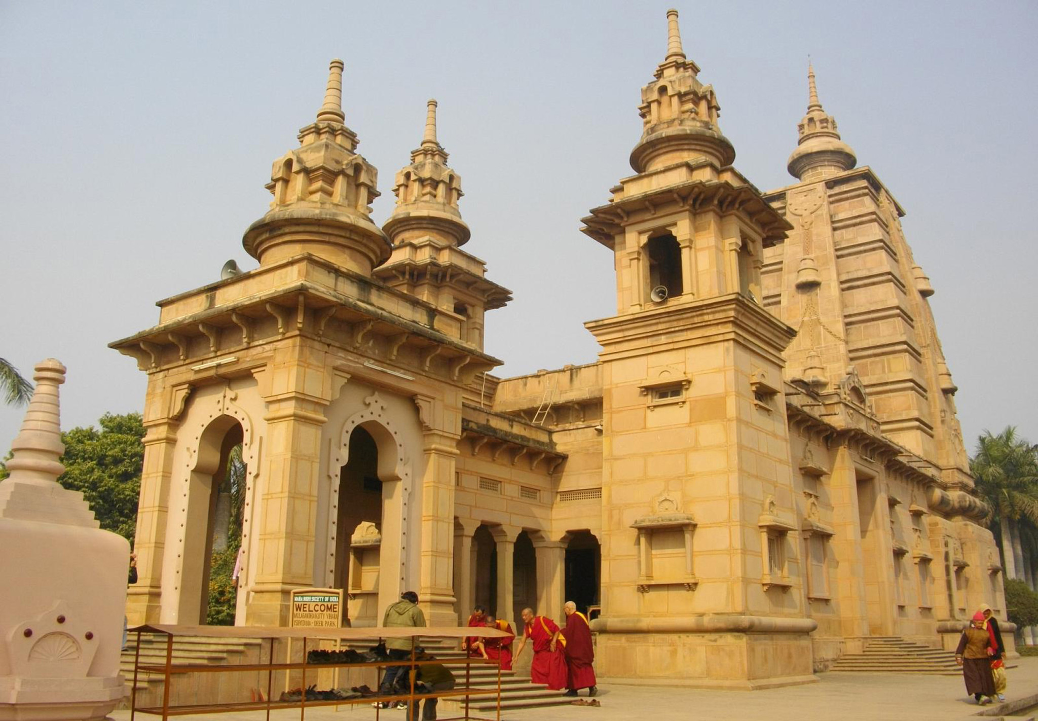 8 Famous Temples in Uttar Pradesh | Styles At Life