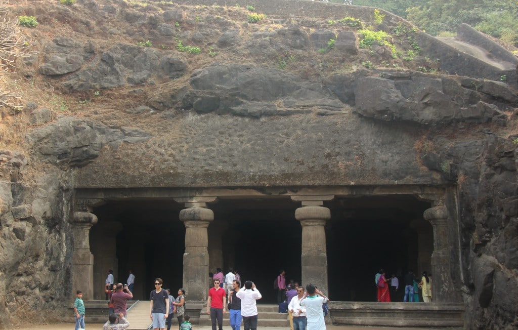 Shiva_cave_in_Elephanta_Caves-wk